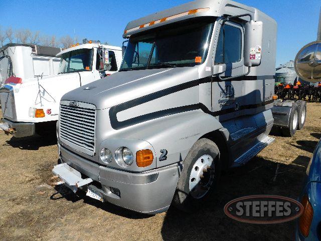 2000 Freightliner Century_1.jpg